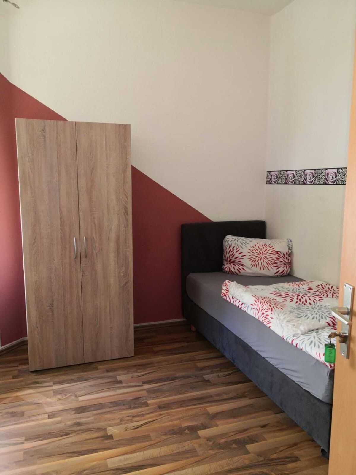 Halle  Hostel Im Medizinerviertel חדר תמונה