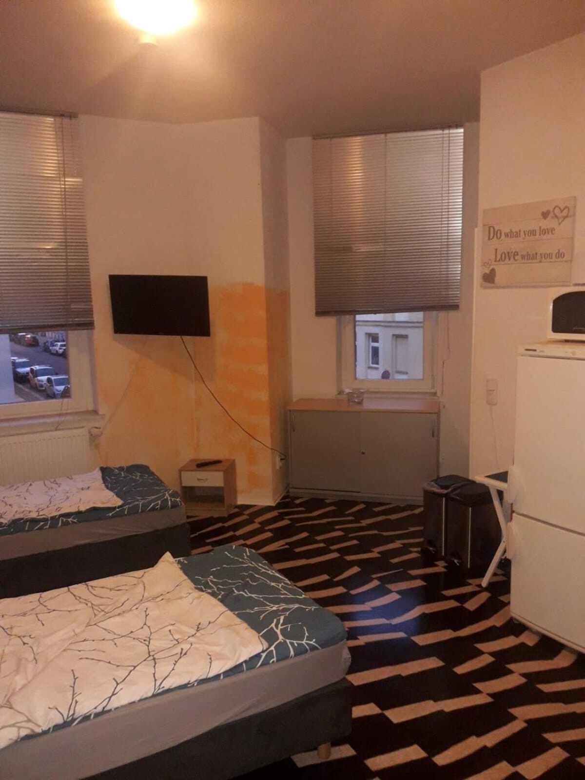 Halle  Hostel Im Medizinerviertel חדר תמונה