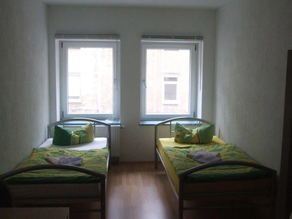 Halle  Hostel Im Medizinerviertel מראה חיצוני תמונה