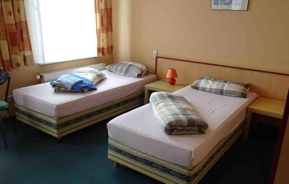 Halle  Hostel Im Medizinerviertel מראה חיצוני תמונה